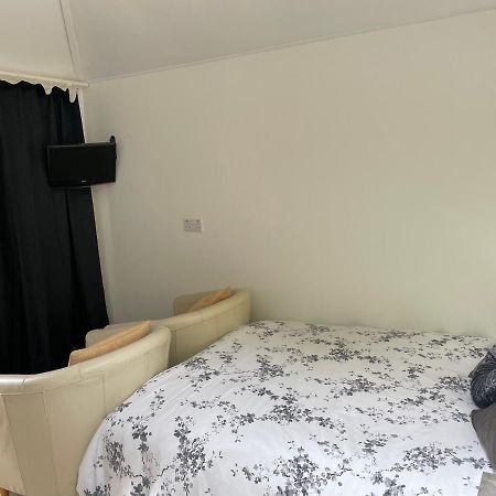 The Little Nest Beach Sole Use Accommodation Near To Bath Wick  Екстер'єр фото