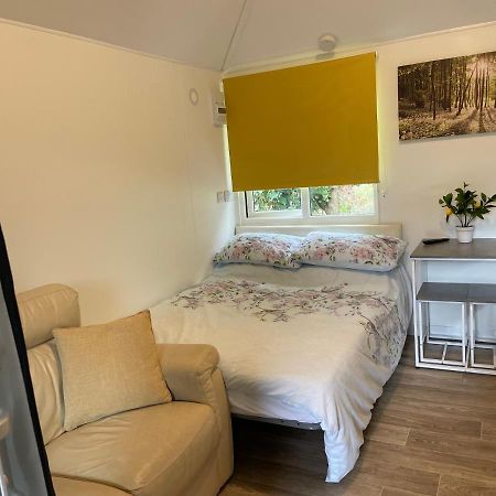 The Little Nest Beach Sole Use Accommodation Near To Bath Wick  Екстер'єр фото
